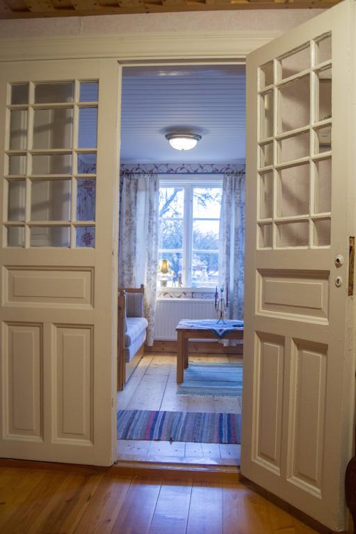 Hallebergs Bed&Breakfast Skara Habitación foto