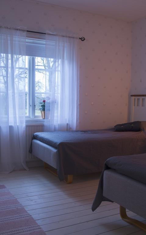 Hallebergs Bed&Breakfast Skara Habitación foto