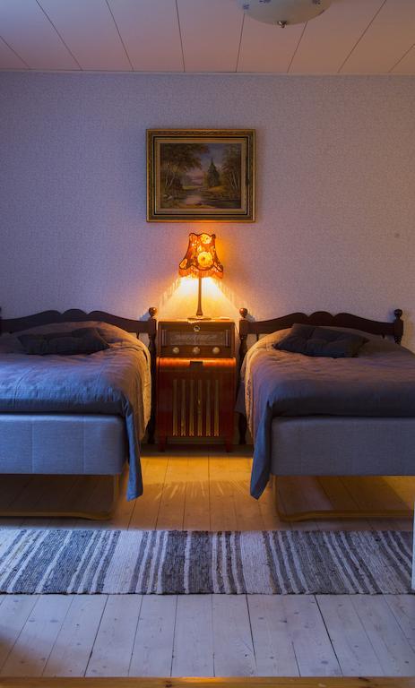 Hallebergs Bed&Breakfast Skara Habitación foto